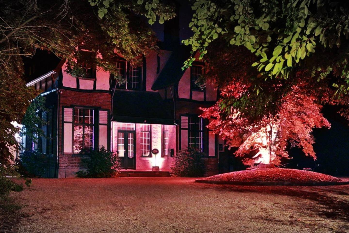 B&B Le Pavillon Du Bois De Buis Perwez Bagian luar foto