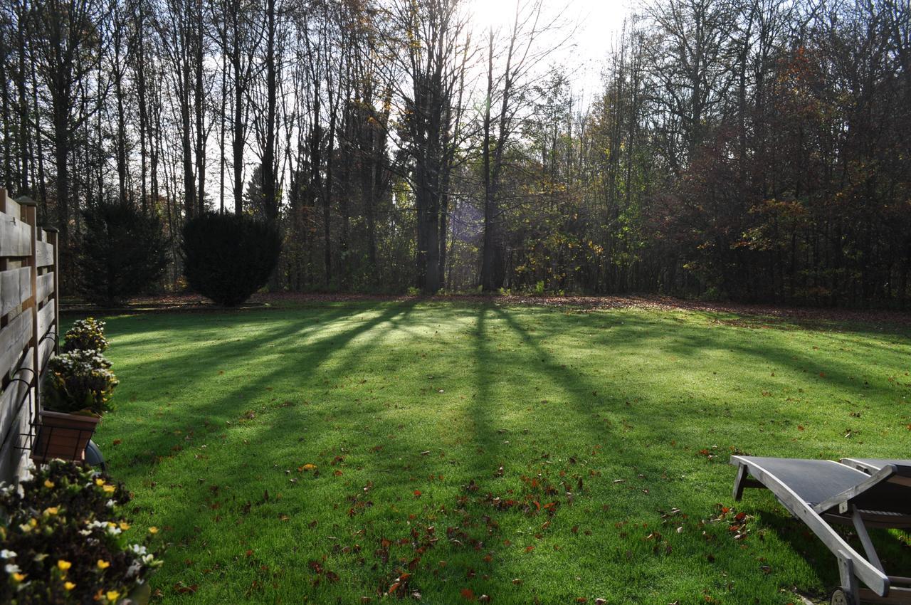 B&B Le Pavillon Du Bois De Buis Perwez Bagian luar foto